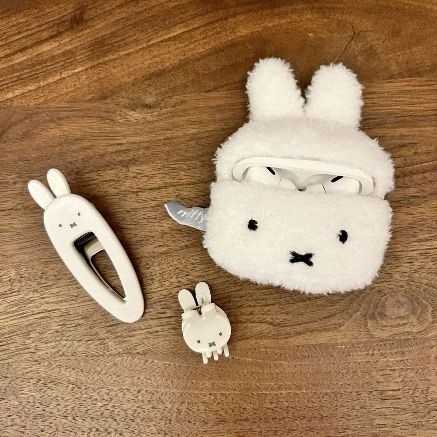 Aesthetic Phone Accessories for Girls | Cute & Trendy Cases π±π Upgrade your phoneβs vibe with the most aesthetic accessories every girl is loving in 2025 β¨. From dreamy pink and purple phone cases to elegant black designs and DIY beaded charms, these accessories blend beauty and function perfectly πΈπ«. Whether you’re into crochet styles, Apple iPhone covers, or creative logo design ideas, this collection brings your aesthetic to life with every detail π. Tap into your cozy, stylish side β your next favorite phone look is waiting for you ποΈπ #aestheticphoneaccessories #phonecaseideas #cutephonestyle #aestheticvibes