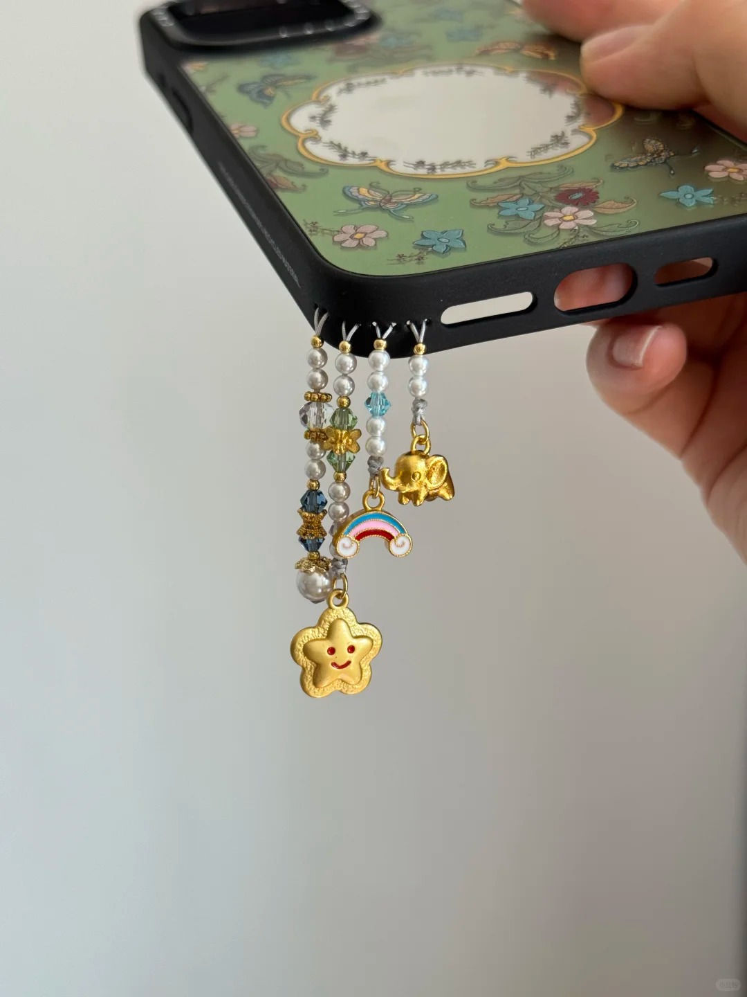 Aesthetic Phone Accessories for Girls | Cute & Trendy Cases π±π Upgrade your phoneβs vibe with the most aesthetic accessories every girl is loving in 2025 β¨. From dreamy pink and purple phone cases to elegant black designs and DIY beaded charms, these accessories blend beauty and function perfectly πΈπ«. Whether you’re into crochet styles, Apple iPhone covers, or creative logo design ideas, this collection brings your aesthetic to life with every detail π. Tap into your cozy, stylish side β your next favorite phone look is waiting for you ποΈπ #aestheticphoneaccessories #phonecaseideas #cutephonestyle #aestheticvibes